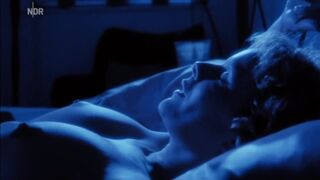 Chris Hohenester nude, Eva Mannschott nackte. Die Männer vom K3 (1999) Classical Lust TV Display Vignette