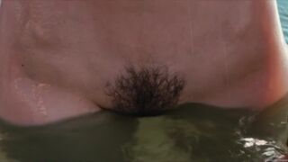 Naama Preis bare - La première (2022) Explicit Bareness French Movie Scenes