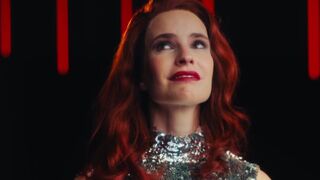 Naama Preis bare - La première (2022) Explicit Bareness French Movie Scenes