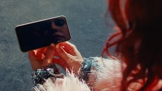 Naama Preis bare - La première (2022) Explicit Bareness French Movie Scenes