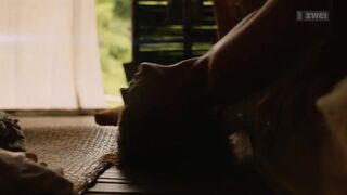 Pure Scenes with Eliane Iten nackte, Liliane Amuat - Der Frosch (2017) Greatest Lust VIGNETTES