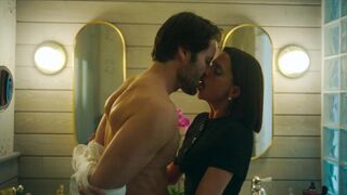 Carla Campra nude, Macarena Gómez pure scene - Holy Family (2023)