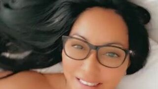 I’m online! Message me on OnlyFans: THEONLYKIARAMIA