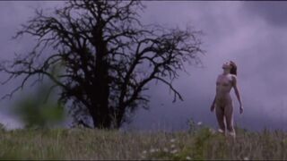 Outdoors Bareness Episode. Anna Gorynsztejn bare. Belle de nature (2009)