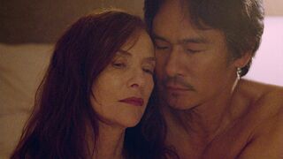Isabelle Huppert naked. Sidonie in Japan (Sidonie au Japon) (2023)