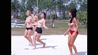 Vintage Fetish Public Nudity Film. Gentlemen Prefer Nature Girls (1963)