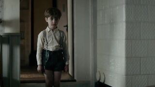 Explicit Scene - Beauty Aunt Shows Naked Body Her Young Nephew