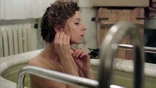 Hot Peeping Scene. Das Luftschiff (1983)