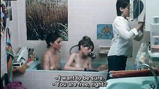 Explicit nudity model photography. Mother and daughter taking a bath with their young son. Classic, FR, eng sub