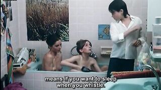 Explicit nudity model photography. Mother and daughter taking a bath with their young son. Classic, FR, eng sub