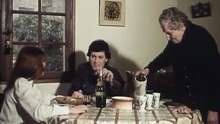 After dinner, the lustful beauty seduced grandmother's grandson and jerked off