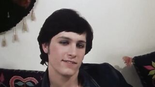 After dinner, the lustful beauty seduced grandmother's grandson and jerked off