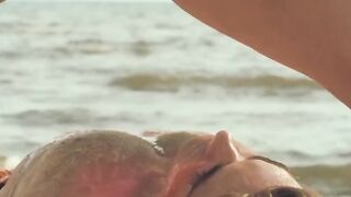 Celebrity peeing Hollywood movie scene. short bizarre uncensored pissing video