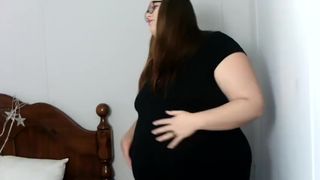 Taboo sex - Layla Moore Pregnant Pee Desperation on the Floor porn