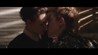 Kristen Stewart Lesbian Kiss Scene in Lizzie 2018